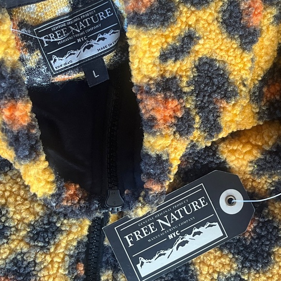 FREE NATURE Cheetah Fleece Sweater Zipper Front Large NWT Free Nature - Picture 7 of 8